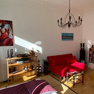 Apartment Schoenes Jugendstil In Bester Lage, Leipzig